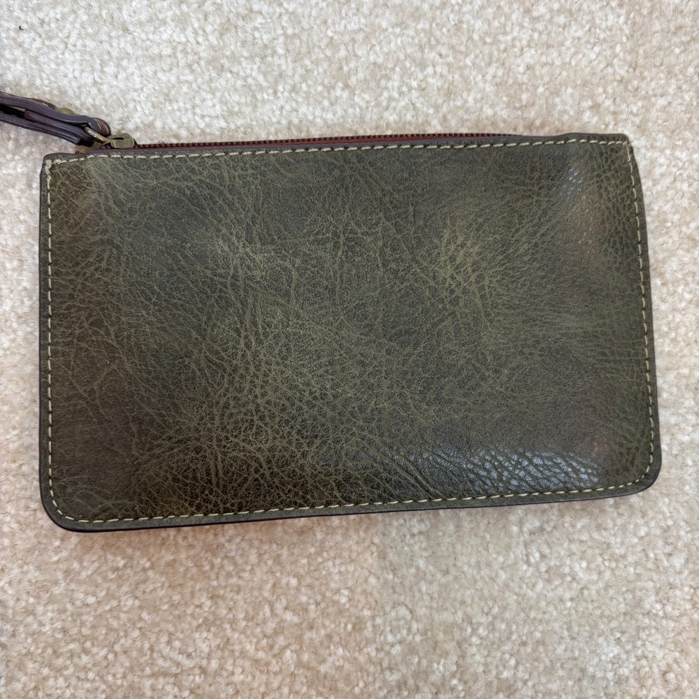 Boc Olive Green Faux Leather Wristlet Clutch‎ Wallet Card Holder ID Window
